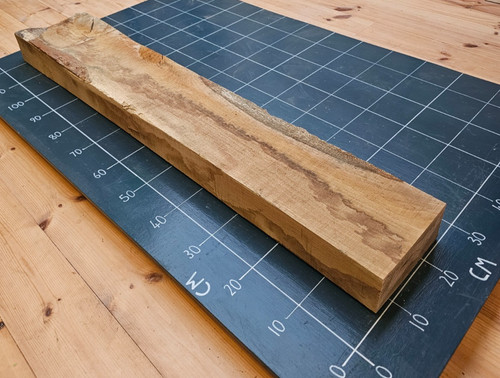 Ofengetrocknete grob gesägte
